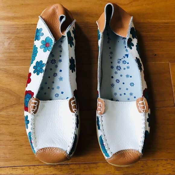 Driving Leather Floral Shoes Mocs - Picture 2 of 8